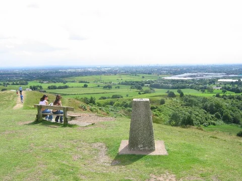 Tandle Hill War Memorial Loop