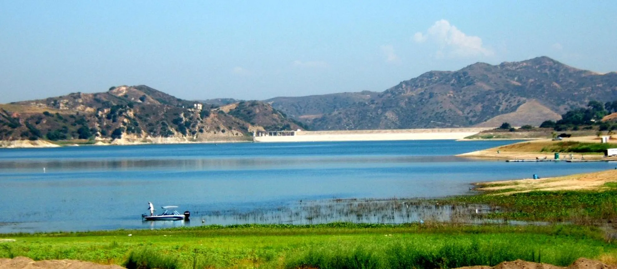 An image depicting the trail Irvine Park and Santiago Creek Loop and its surrounding area.