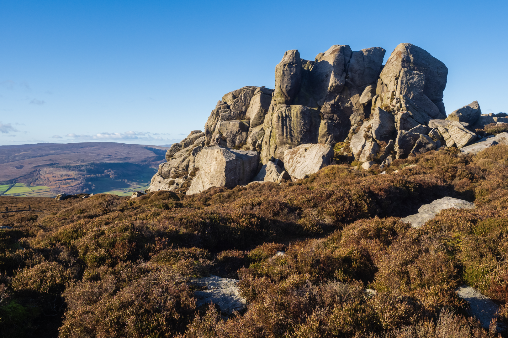 An image depicting the trail Valley of Desolation - Simon's Seat - Troller's Gill and the Strid and its surrounding area.