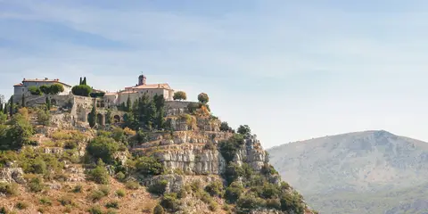 An image depicting the trail GR 65 Rocamadour Variant and its surrounding area.