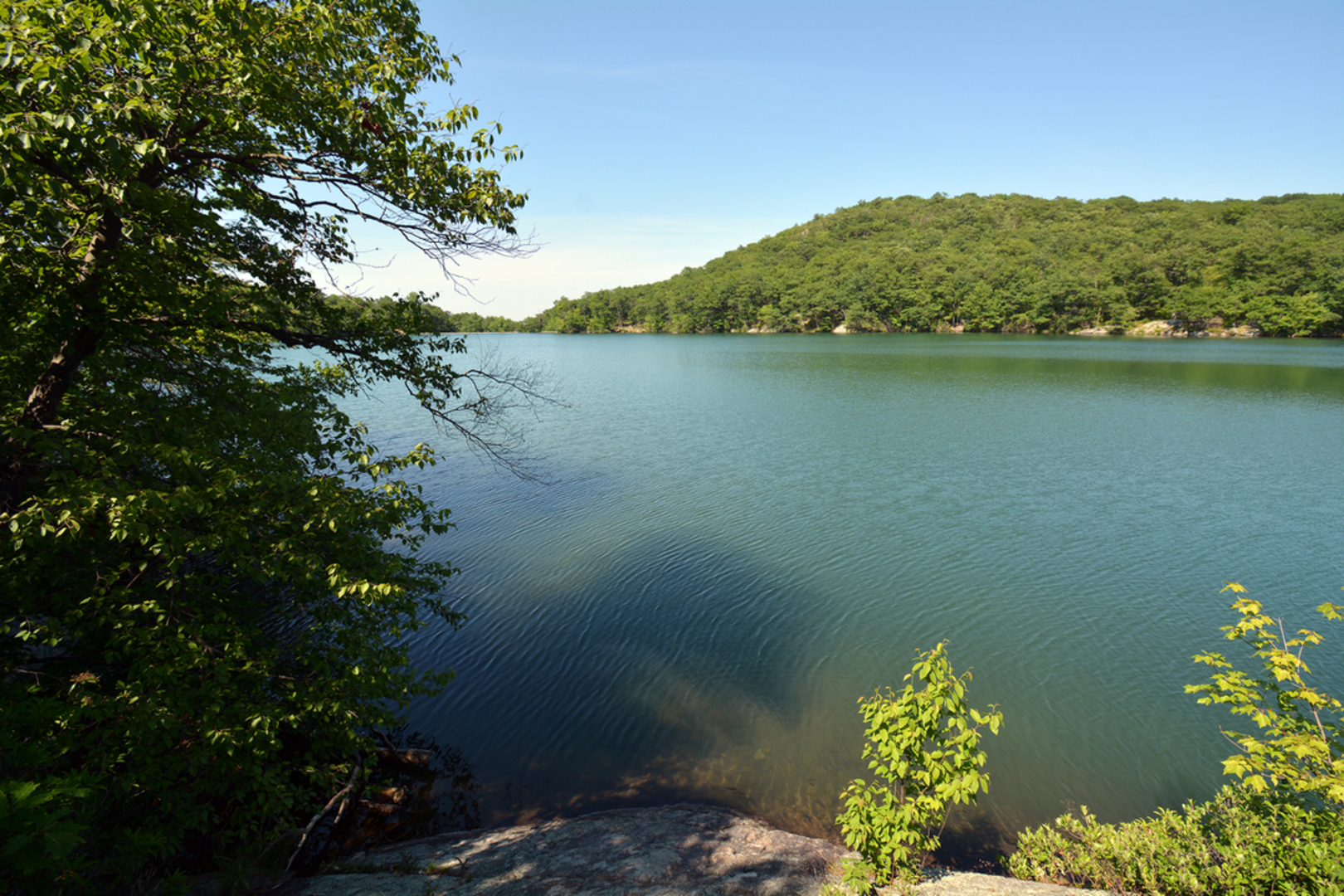 An image depicting the trail North Beacon Mountain via Casino Trail and its surrounding area.