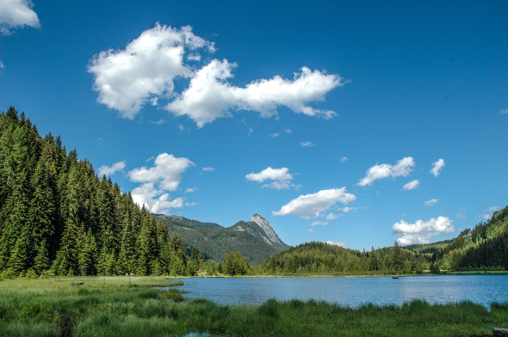 An image depicting the trail Spechtenlake via Leistenalm and its surrounding area.