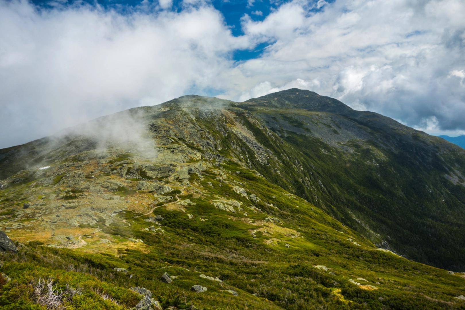 An image depicting the trail Madison Spring Hut and Mount Madison via Daniel Webster Trail and its surrounding area.
