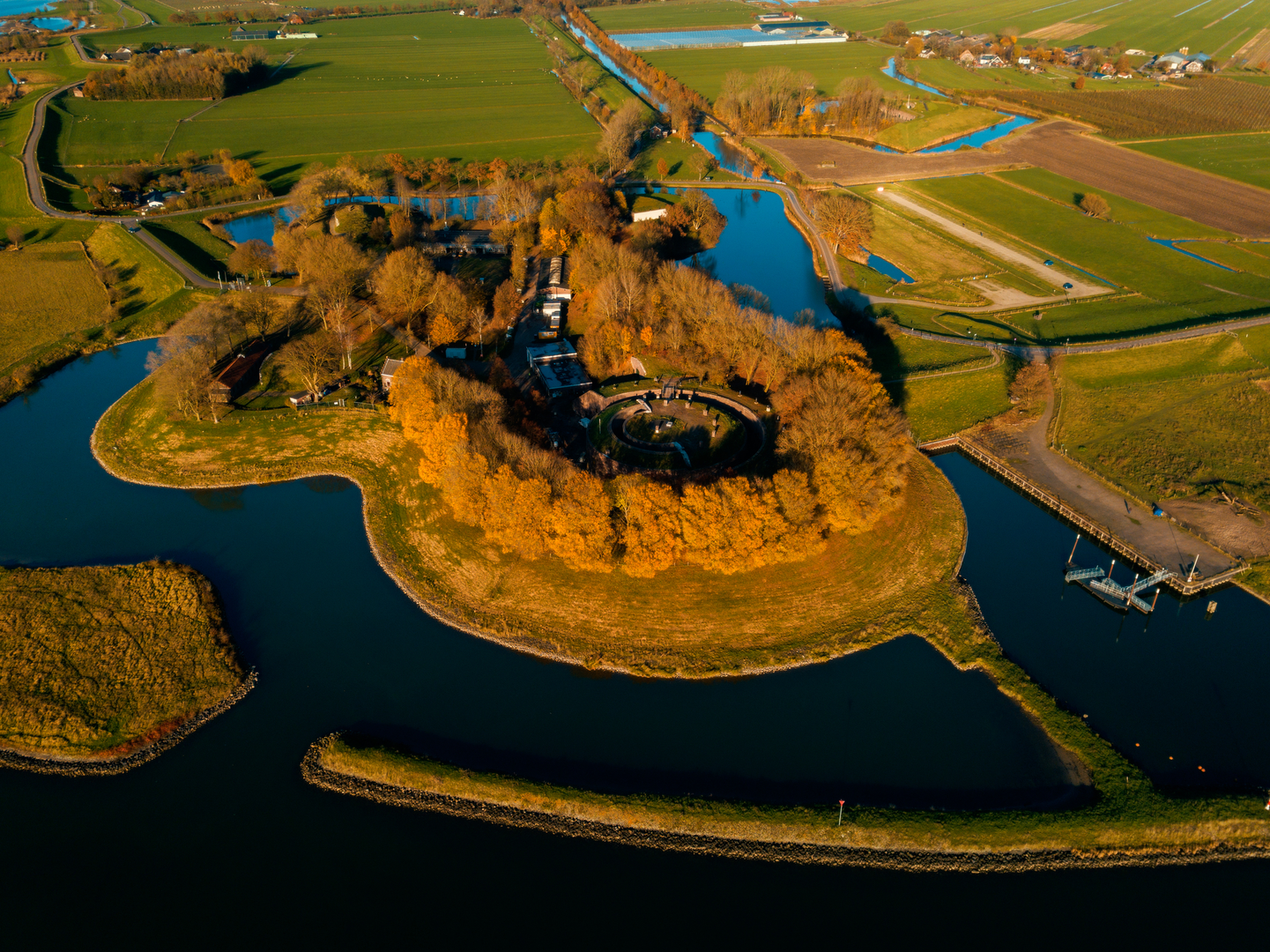 An image depicting the trail Houten to Lanxmeer via Steenwar and Jachthaven and its surrounding area.