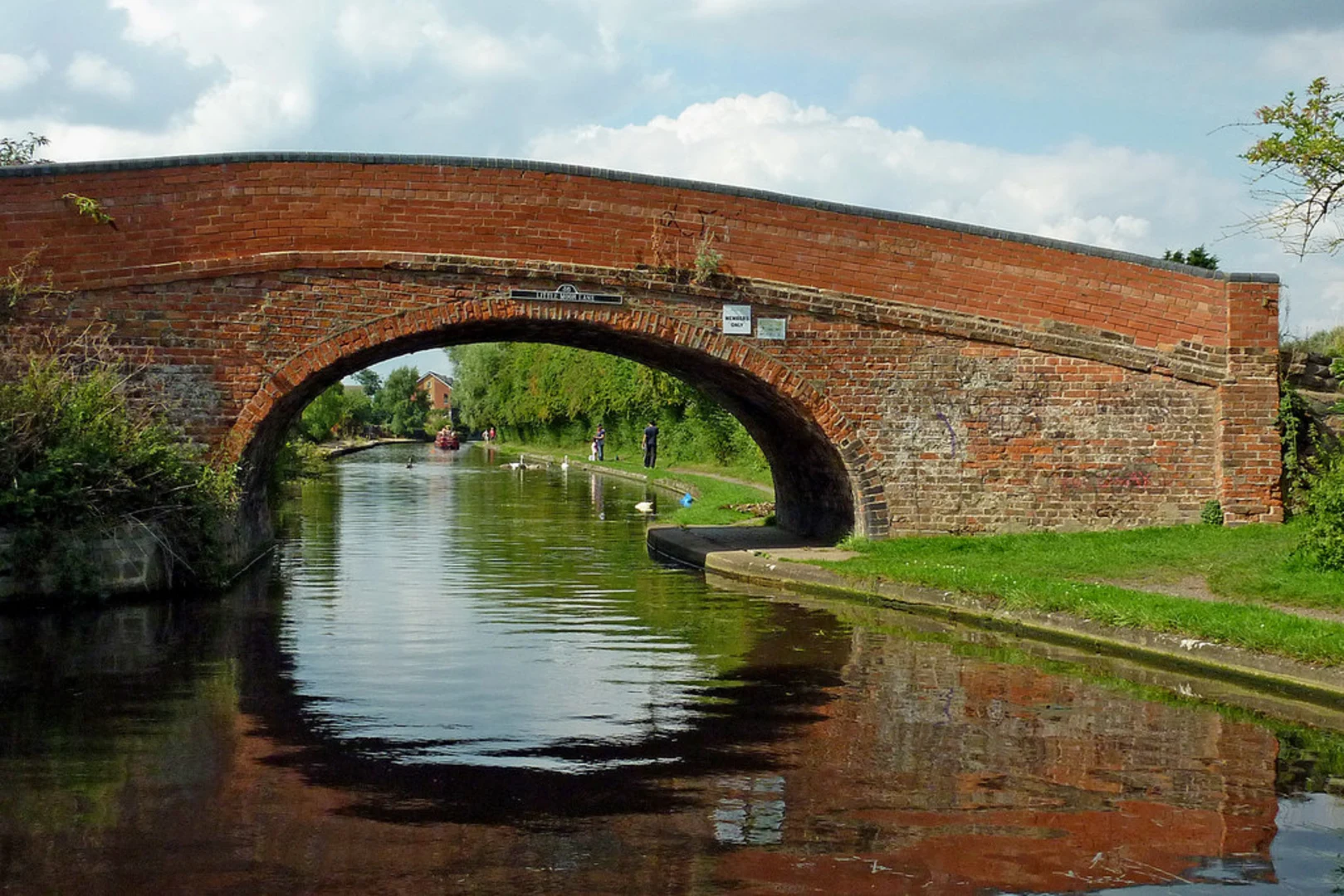 An image depicting the trail Grand Union Canal from Loughborough and its surrounding area.