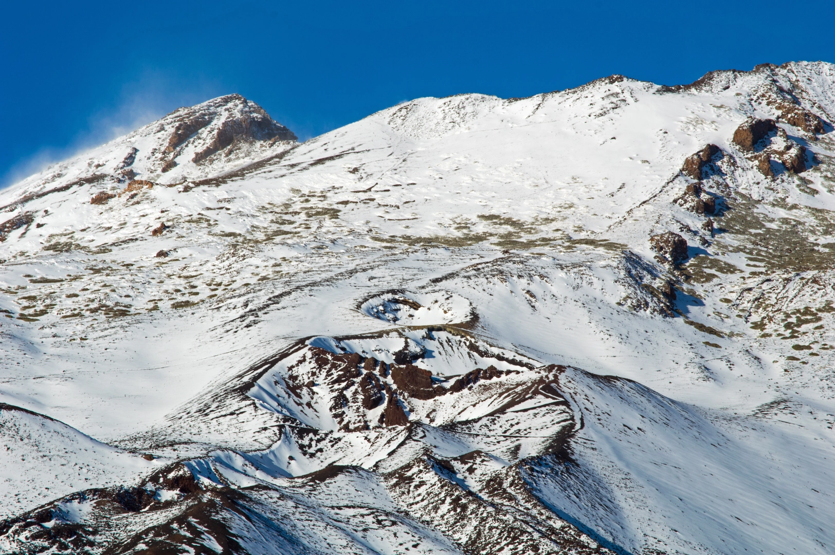 An image depicting the trail Montaña Chahorra Hike and its surrounding area.