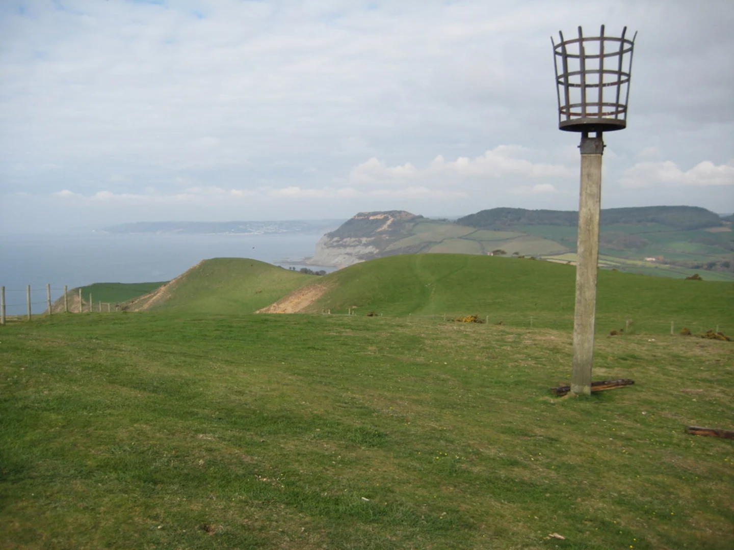 An image depicting the trail Lyme Regis to Burton Bradstock Walk and its surrounding area.