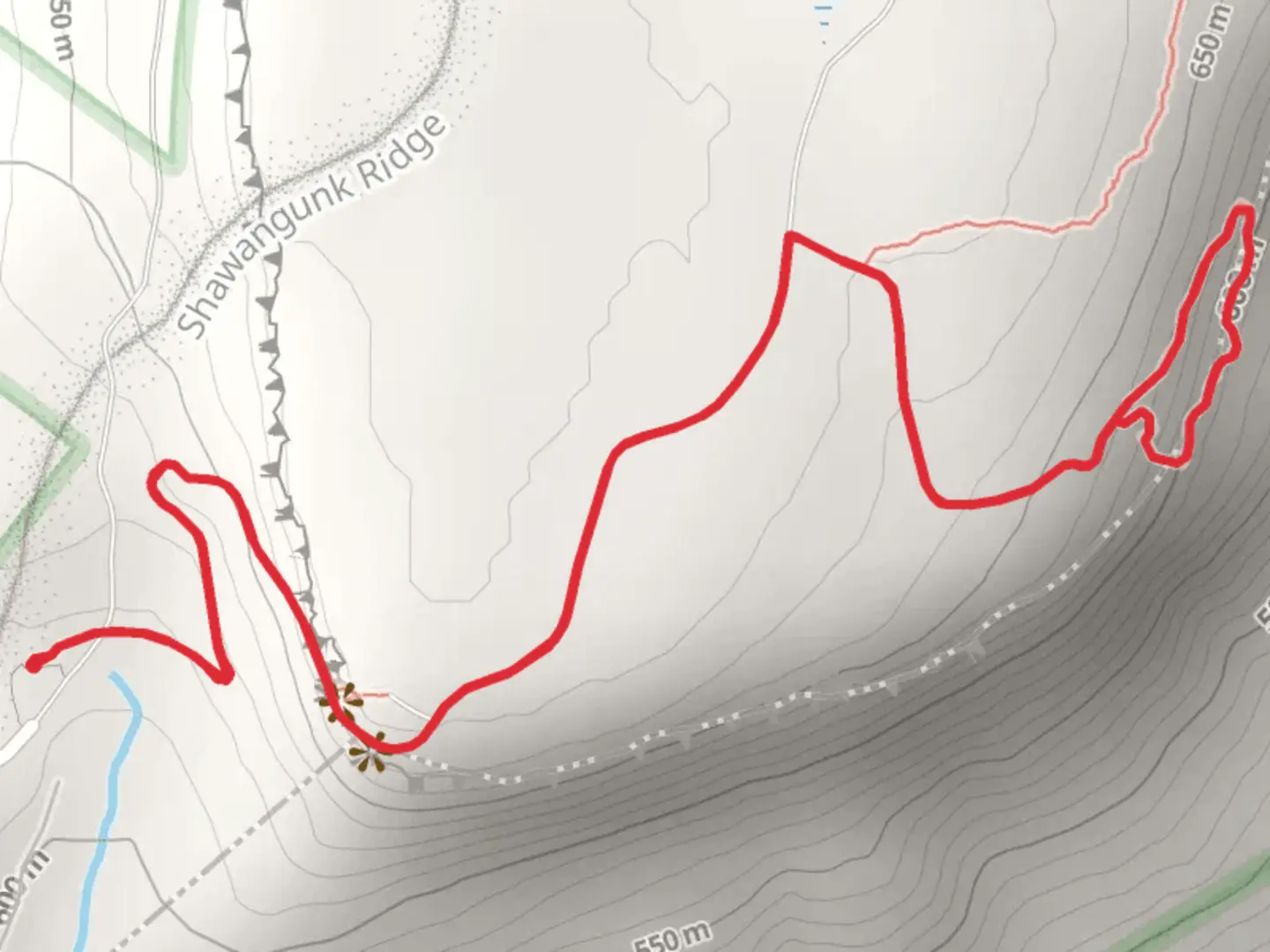 An image depicting the trail Ice Cave Loop and its surrounding area.