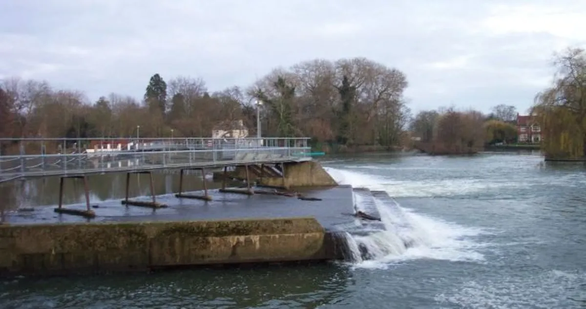 Pangbourne, Woodcote and Goring on Thames via River Thames