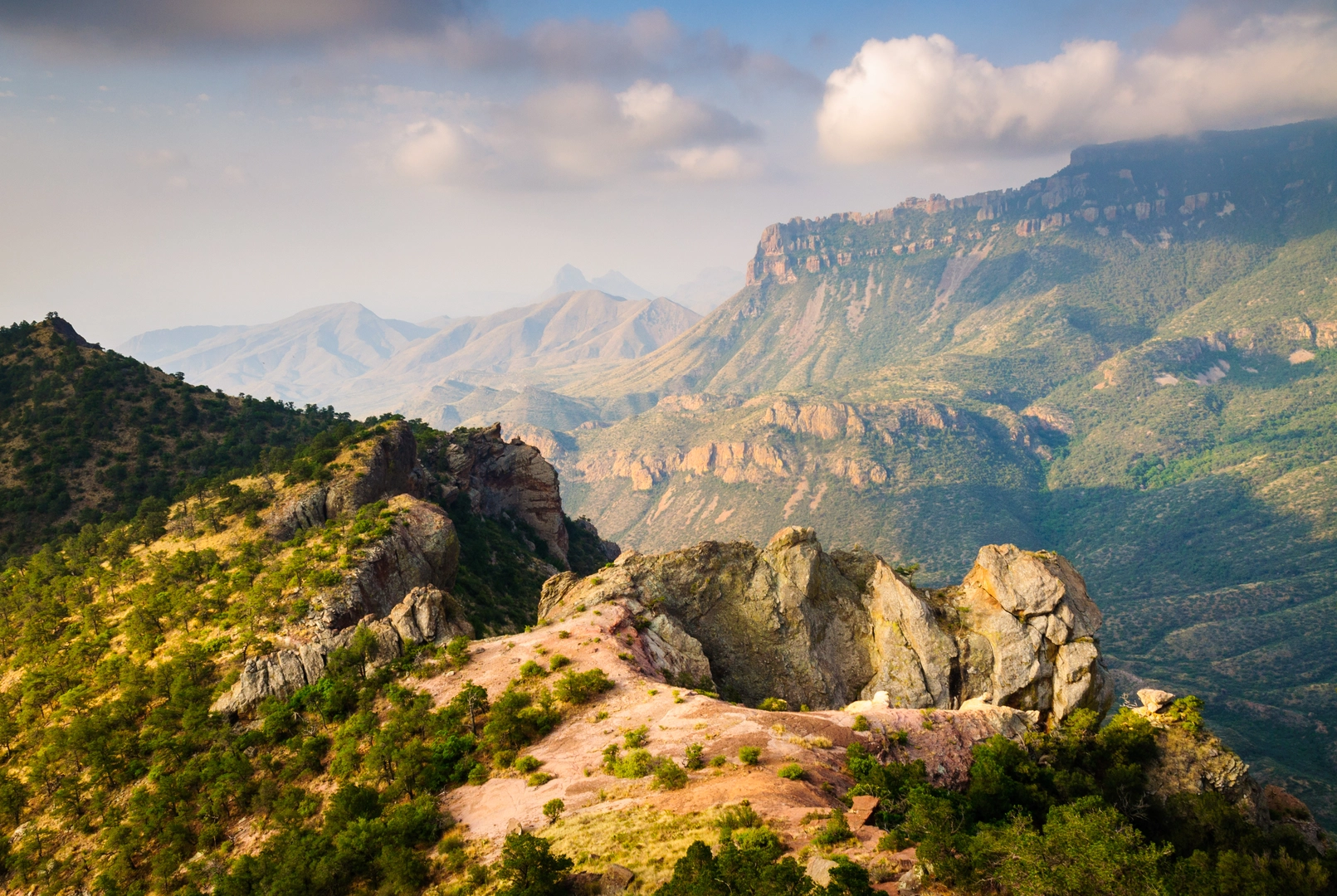 An image depicting the trail Big Bend National Park Loop and its surrounding area.