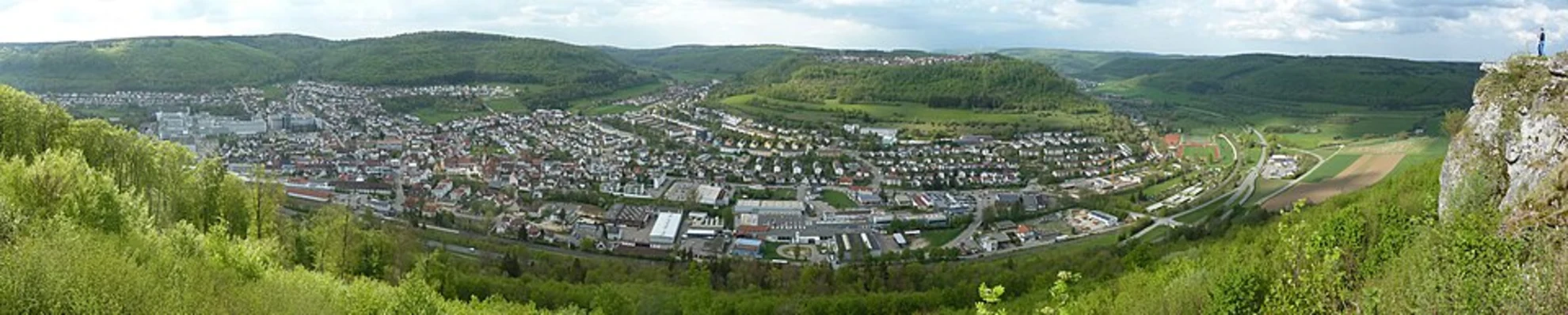 An image depicting the trail Wolfertstal and Luggenlohbrunnnen Loop via Planetenweg Oberkochen and its surrounding area.