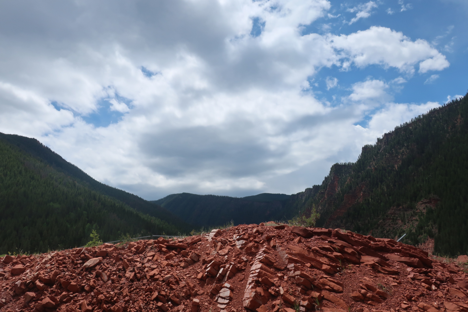 An image depicting the trail Mount Thomas Trail and its surrounding area.