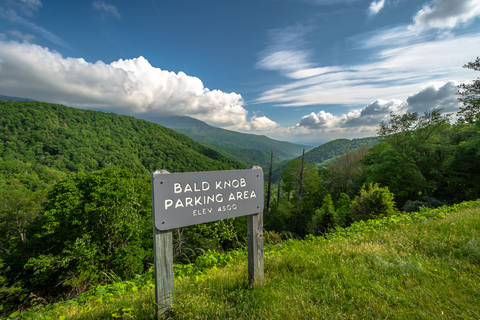 An image depicting the trail Bald Knob Ridge Trail and its surrounding area.