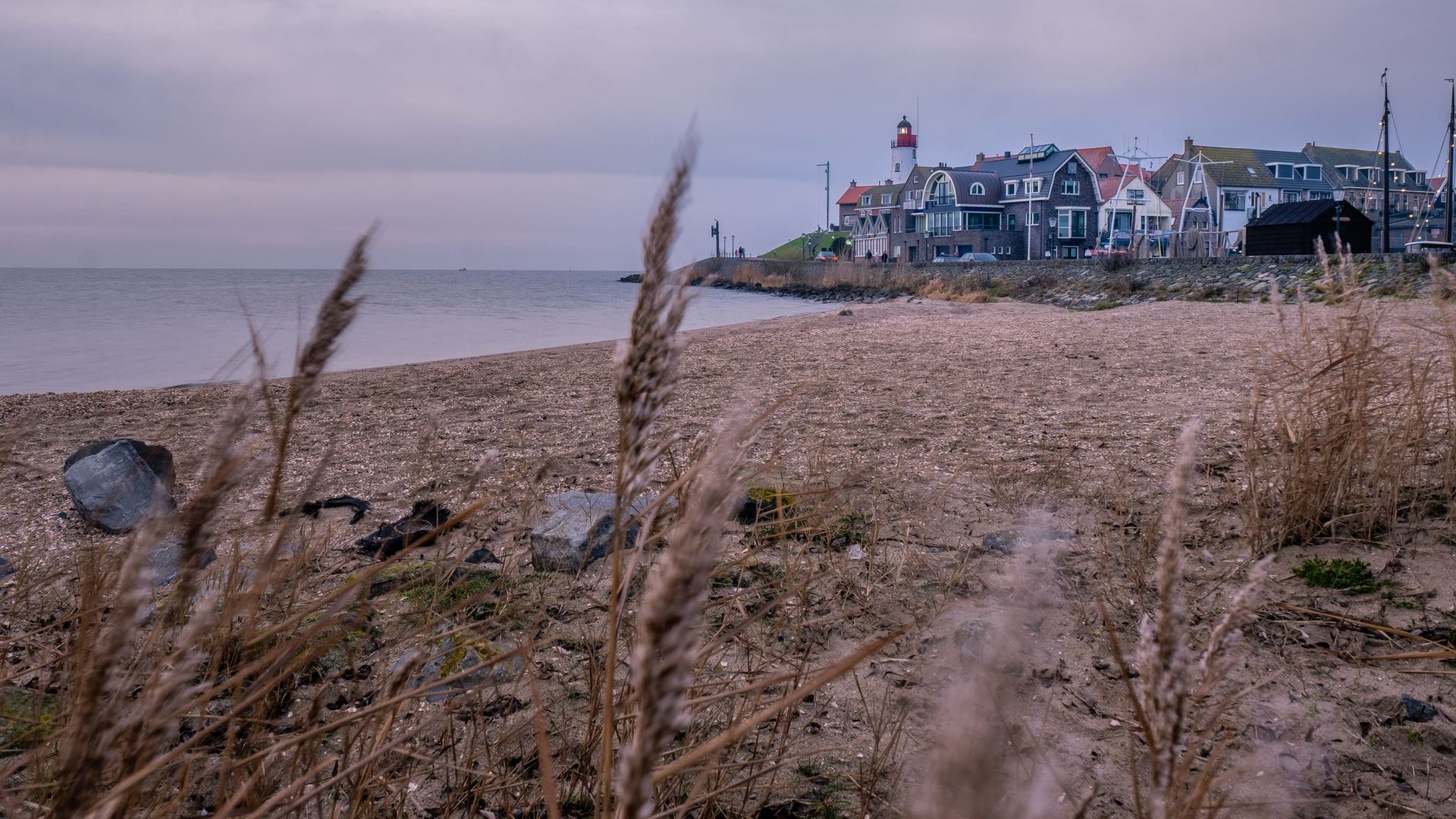 An image depicting the trail Ruim Singel and Urkervaart via Urker Weg and its surrounding area.