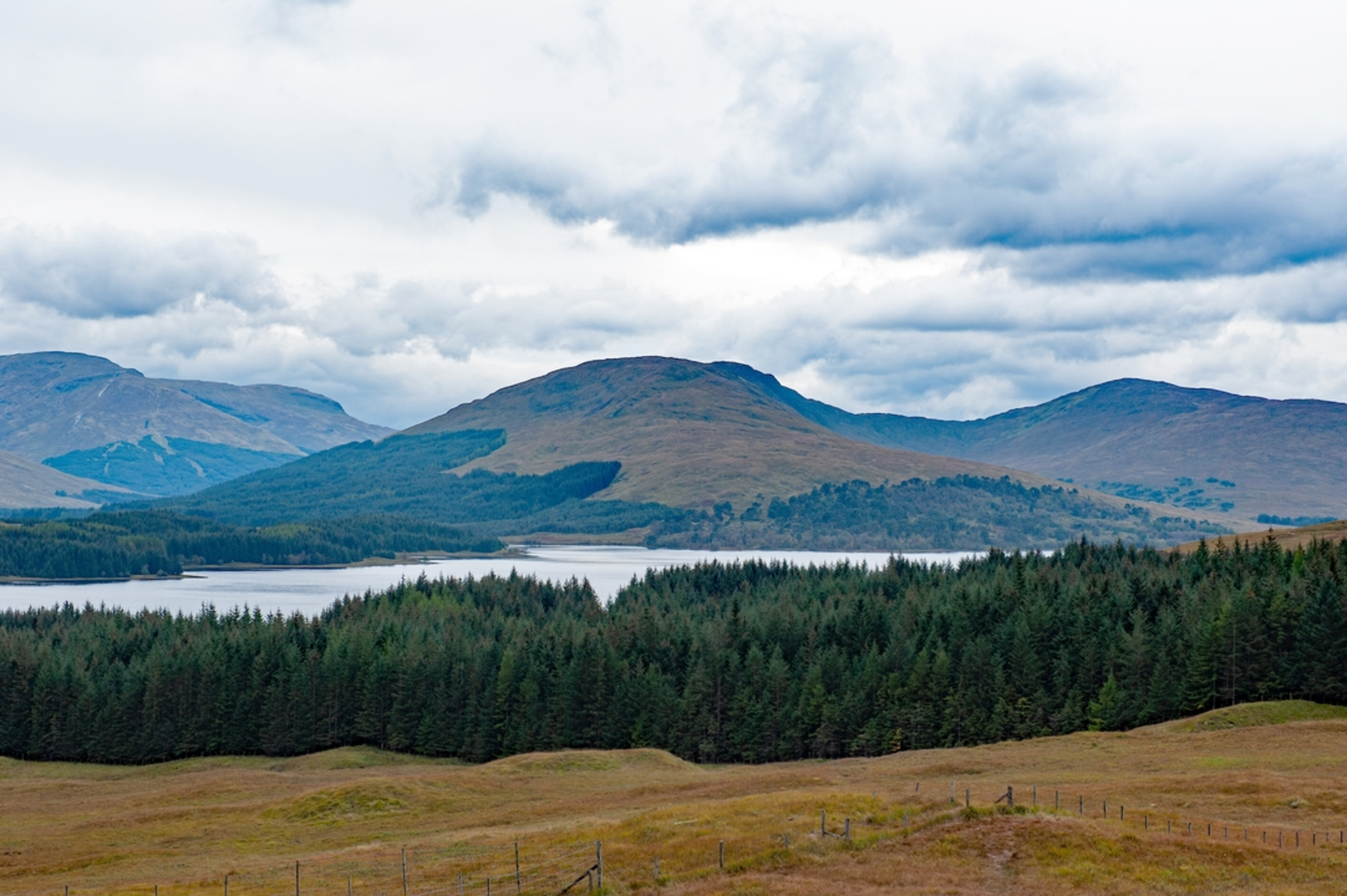 An image depicting the trail Beinn Achaladair Walk and its surrounding area.