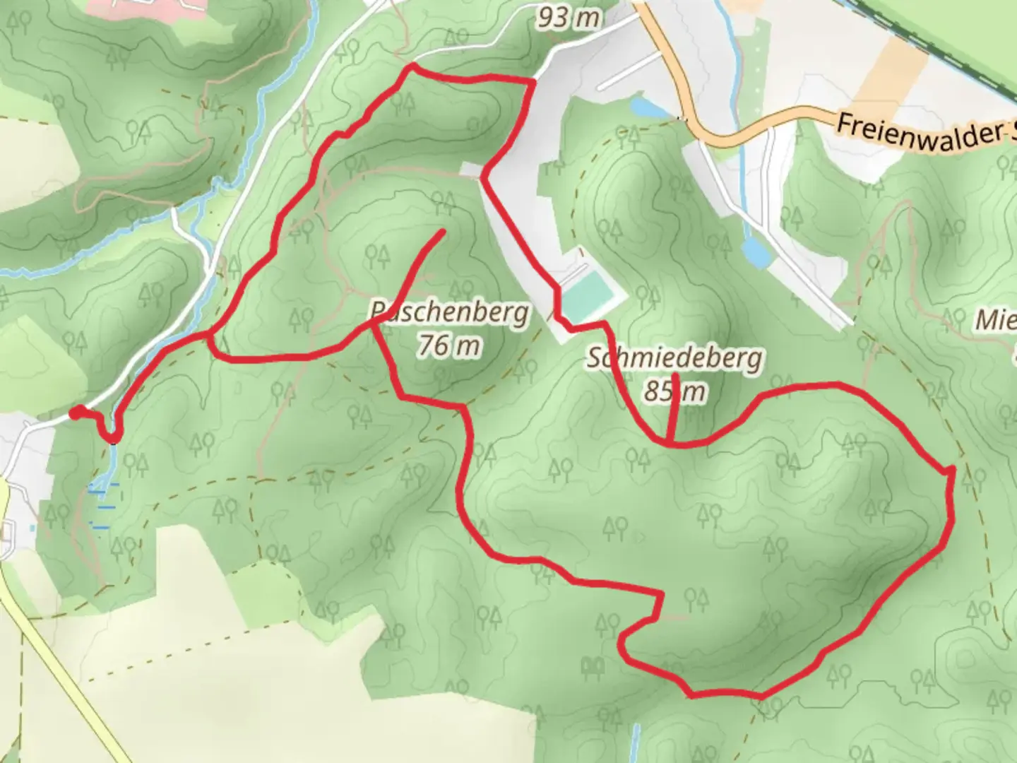 An image depicting the trail Schmiedeberg and Froschmaul Loop and its surrounding area.
