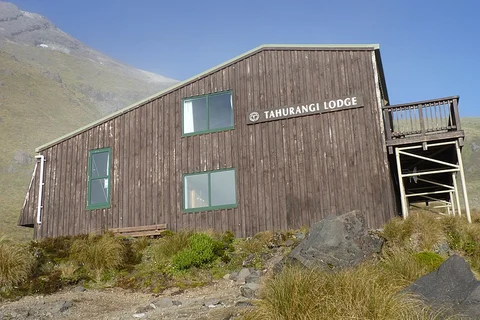 Tahurangi Lodge via Translator Rd