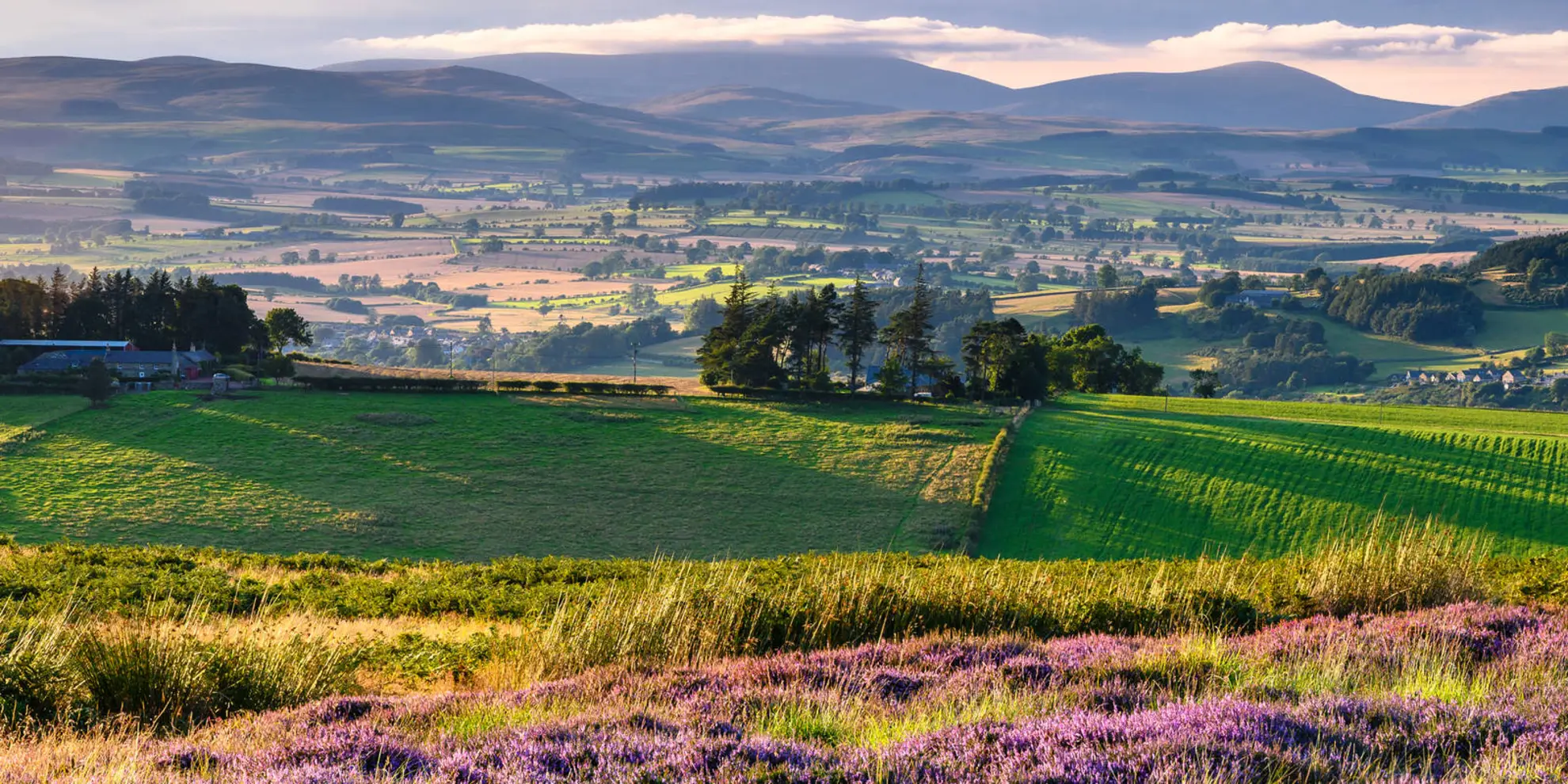 An image depicting the trail Lordenshaws Loop Walk and its surrounding area.