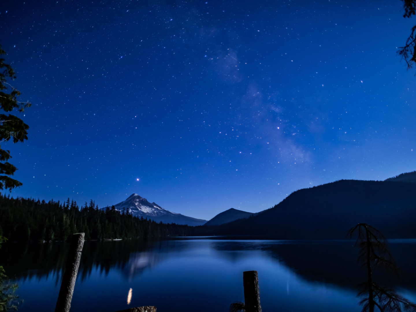 An image depicting the trail Huckleberry Mountain Trail and its surrounding area.