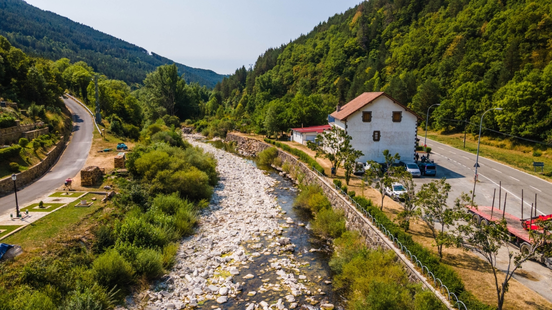 An image depicting the trail Path of the Mouth SL NA 76 and its surrounding area.