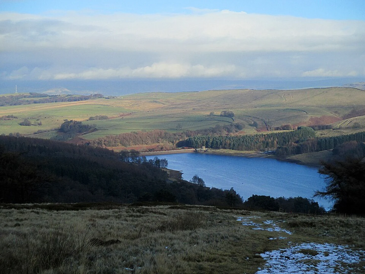 An image depicting the trail Buxton, Burbage and Errwood Reservoir Loop and its surrounding area.