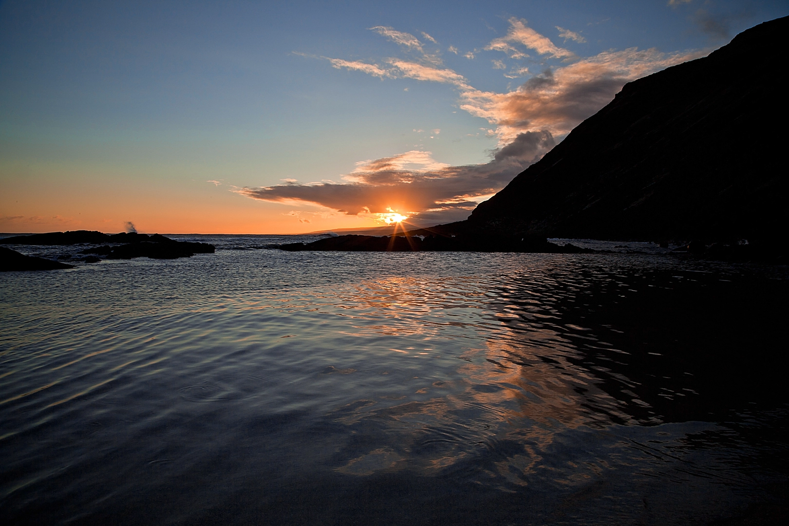 An image depicting the trail Halape Trail and its surrounding area.