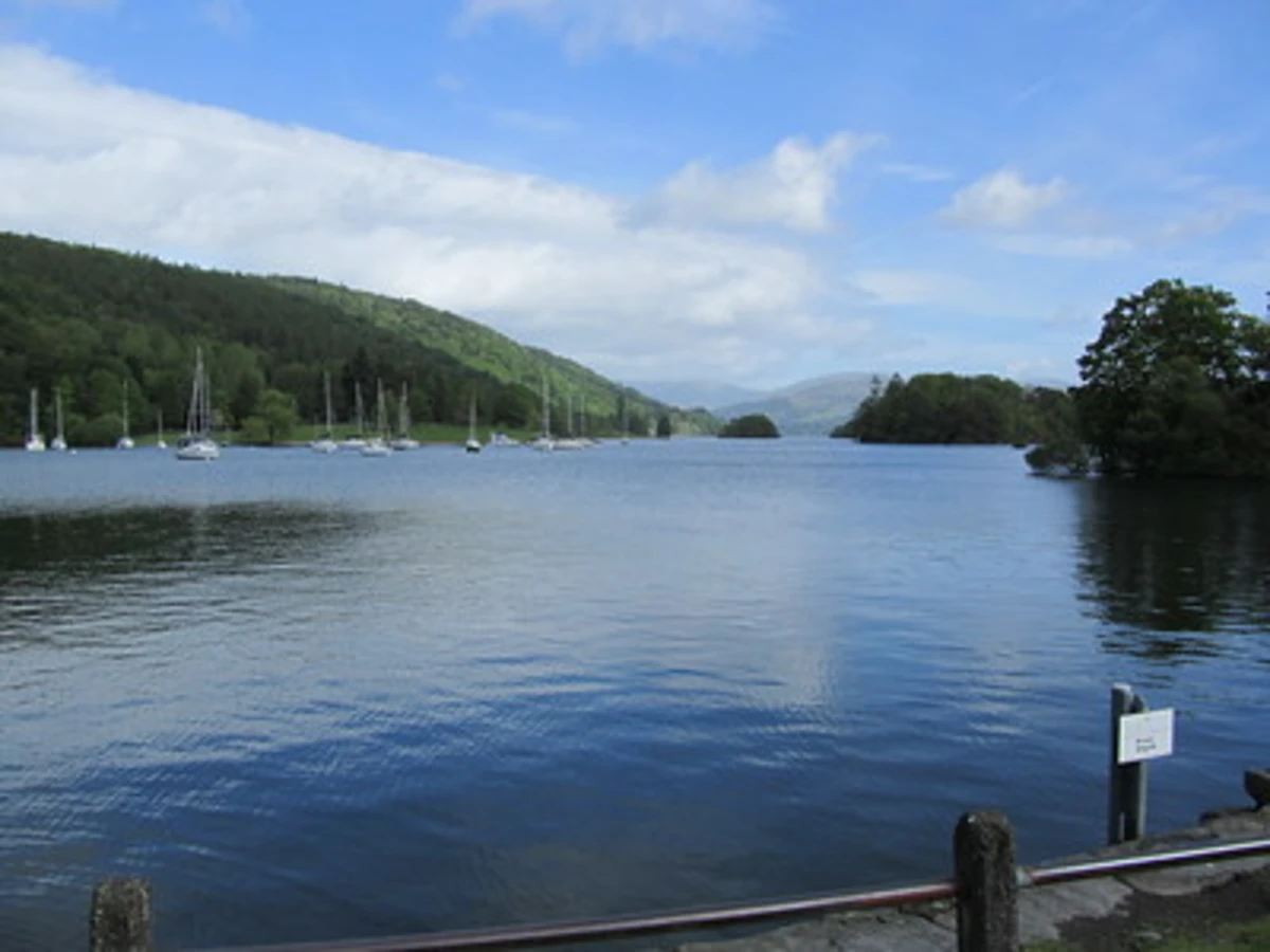 Lakeside to Bowness on Windermere Walk via Windermere