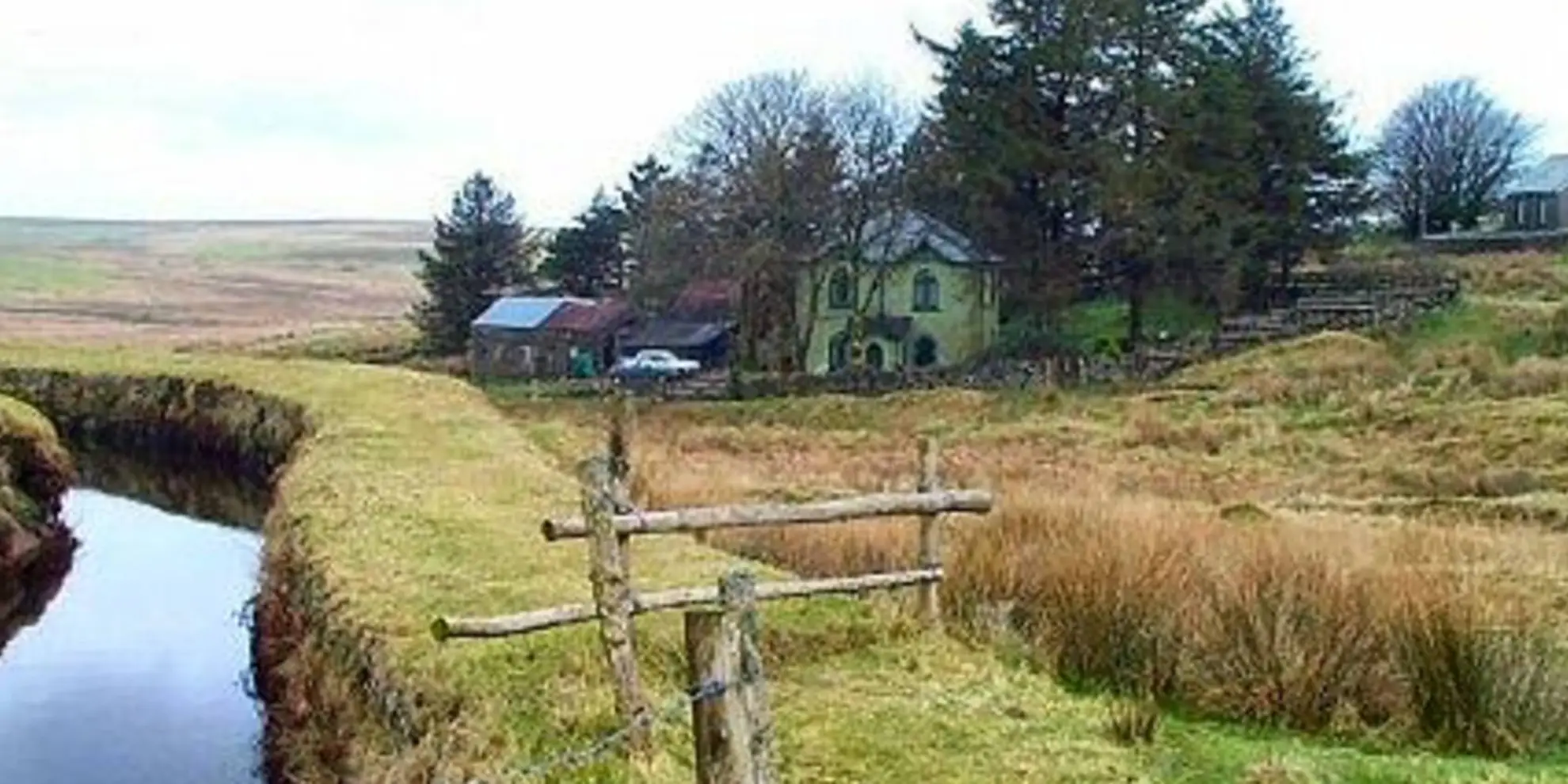 An image depicting the trail Nun's Crossand Peat Cot from Princetown and its surrounding area.