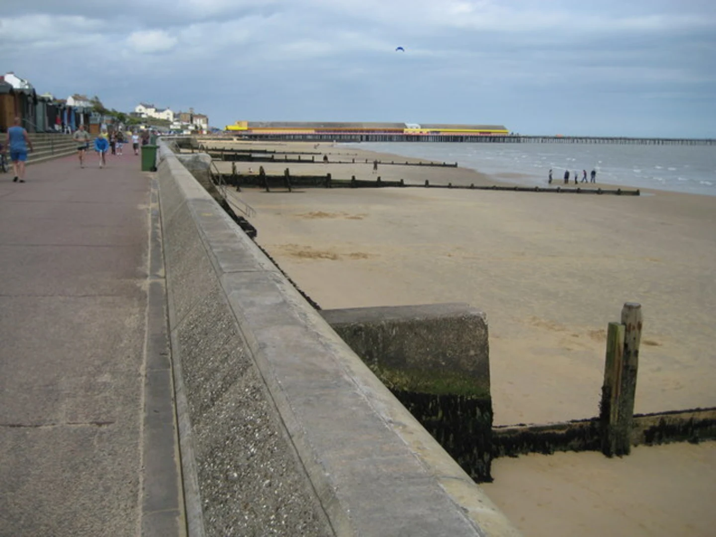 An image depicting the trail Walton on the Naze Crag Walk and its surrounding area.