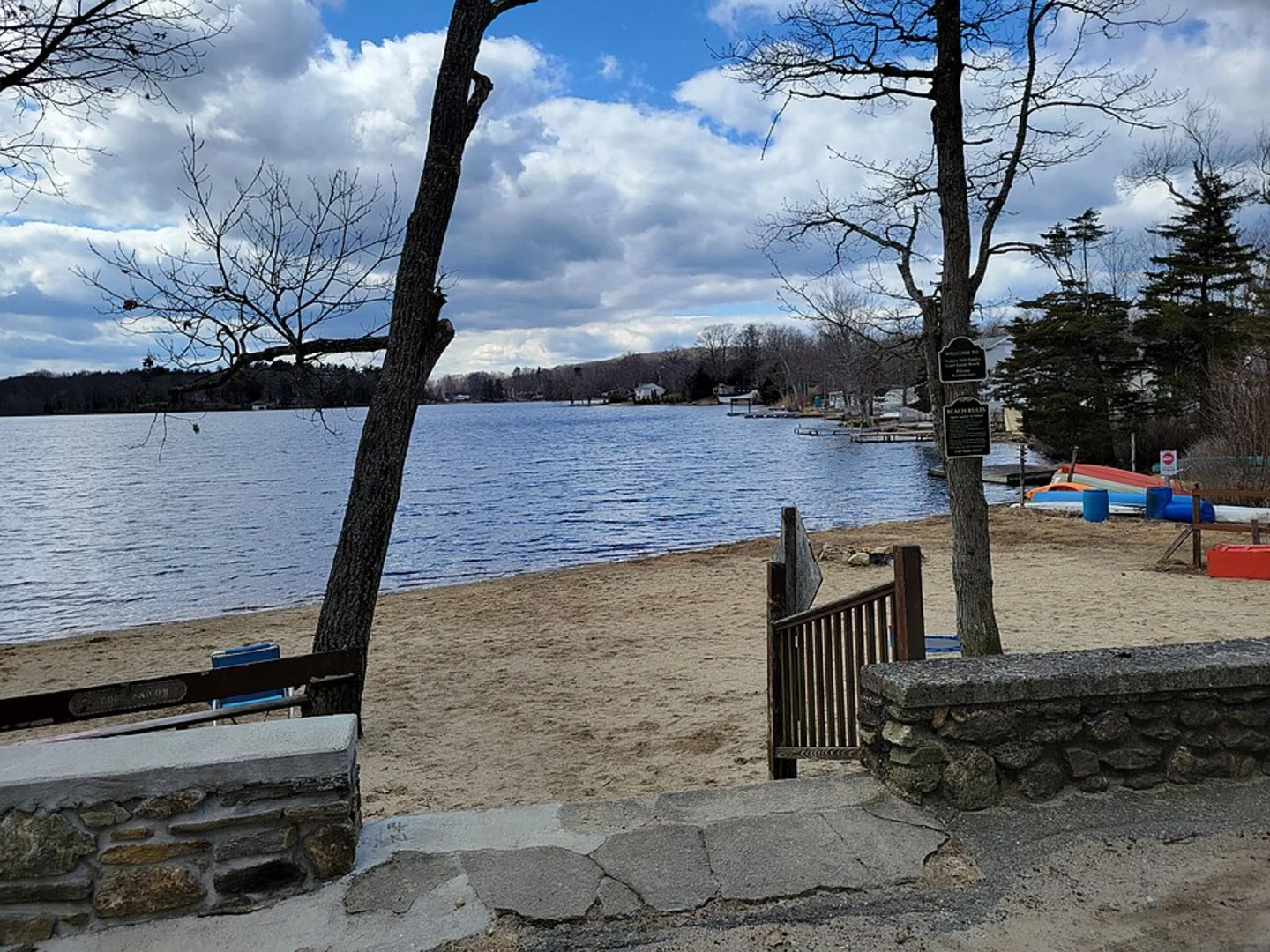 An image depicting the trail Woodbury to Turkey Hill Pond Trail and its surrounding area.