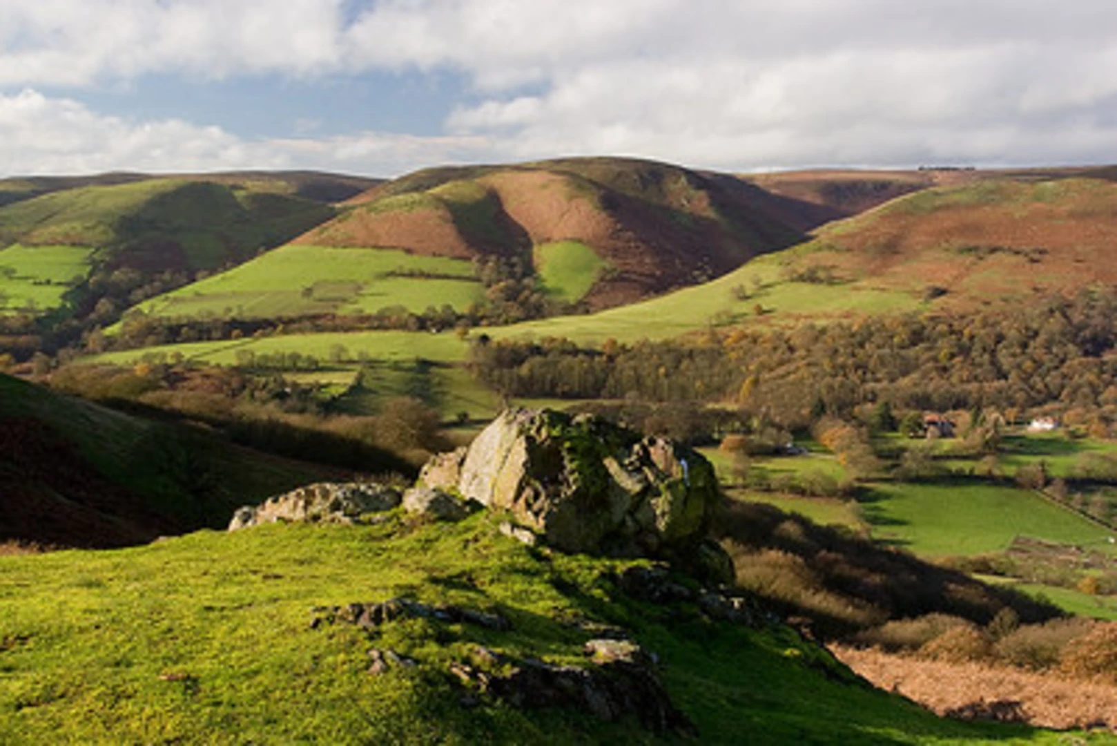 An image depicting the trail Ragleth Hill Loop and its surrounding area.