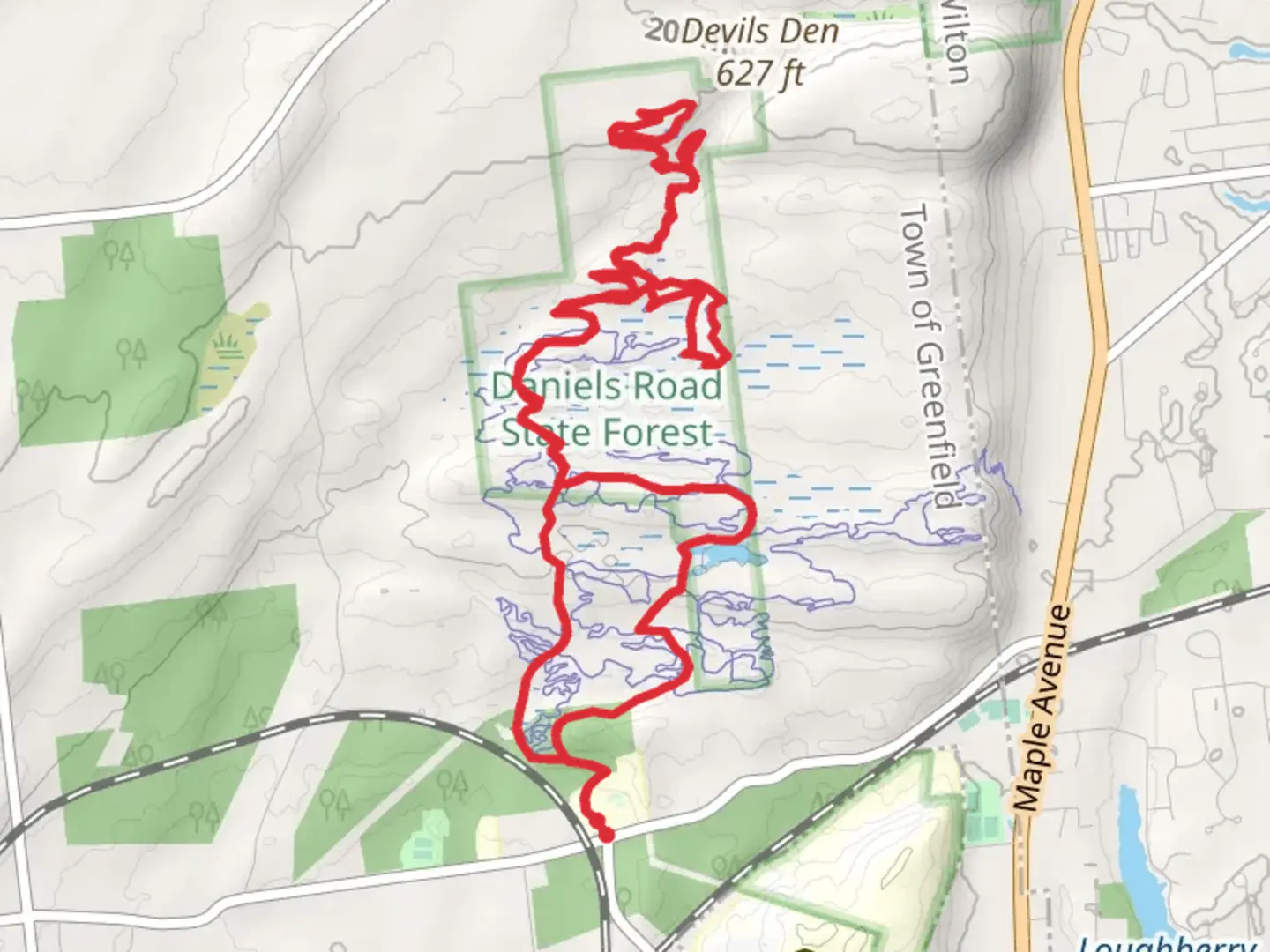 An image depicting the trail Backstretch - Lucy's Point to Devil's Den via Main Trail and its surrounding area.