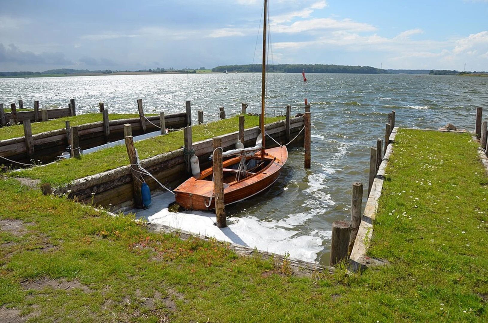 An image depicting the trail Gut Oehe to Maasholm Loop via Naturerlebniszentrum and its surrounding area.