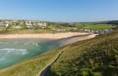 An image depicting the trail Mawgan Porth and St Mawgan Walk and its surrounding area.