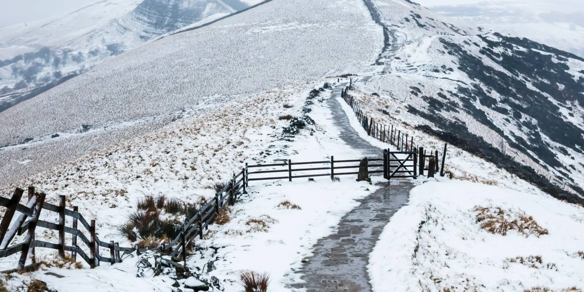 An image depicting the trail Hollins Cross and Lose Hill from Castleton and its surrounding area.