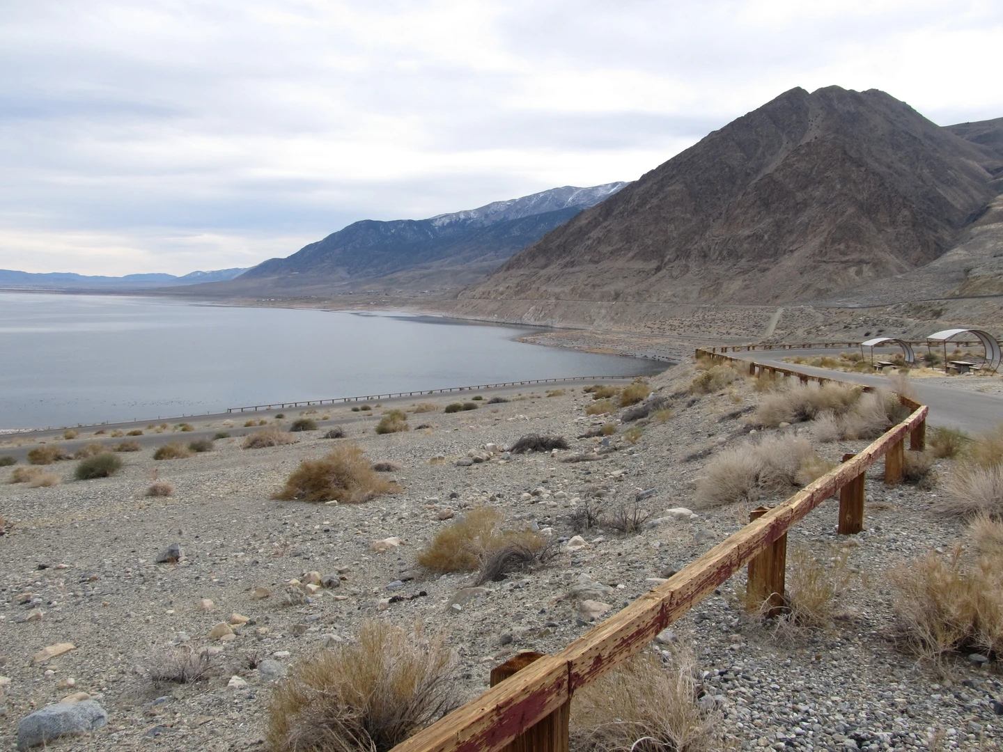 An image depicting the trail Walker Lake and its surrounding area.
