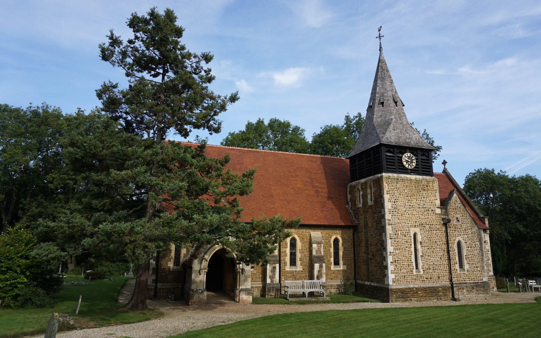 An image depicting the trail Haslemere Circular Walk and its surrounding area.