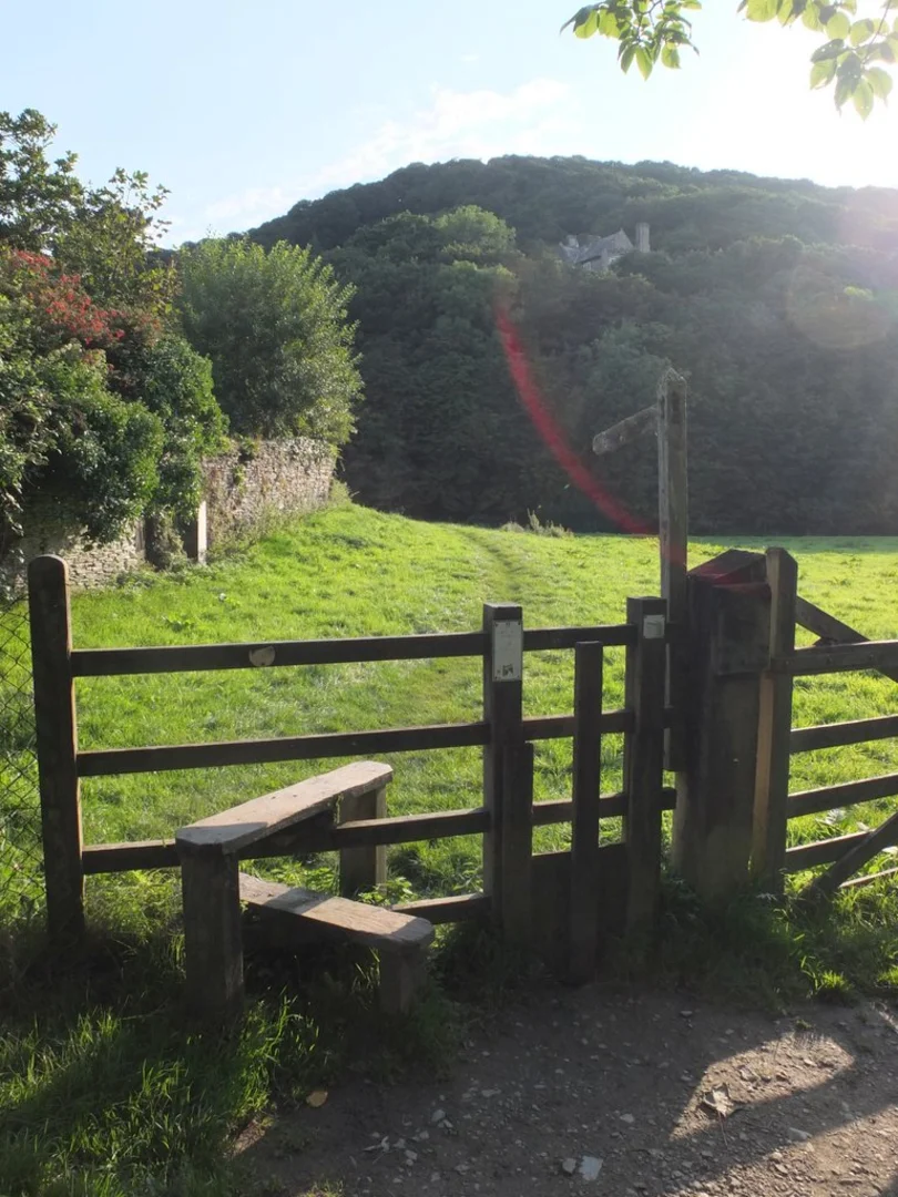 An image depicting the trail Woolacombe Bay Holiday Park to Ilfracombe and its surrounding area.