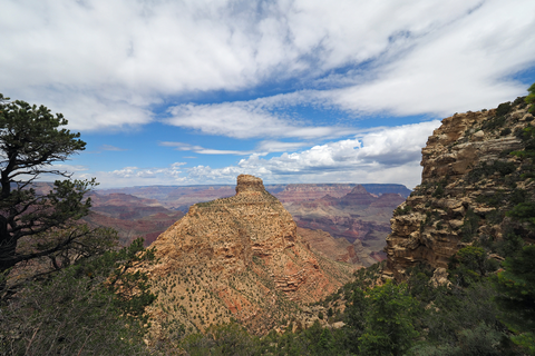 An image depicting the trail New Hance Trail and its surrounding area.