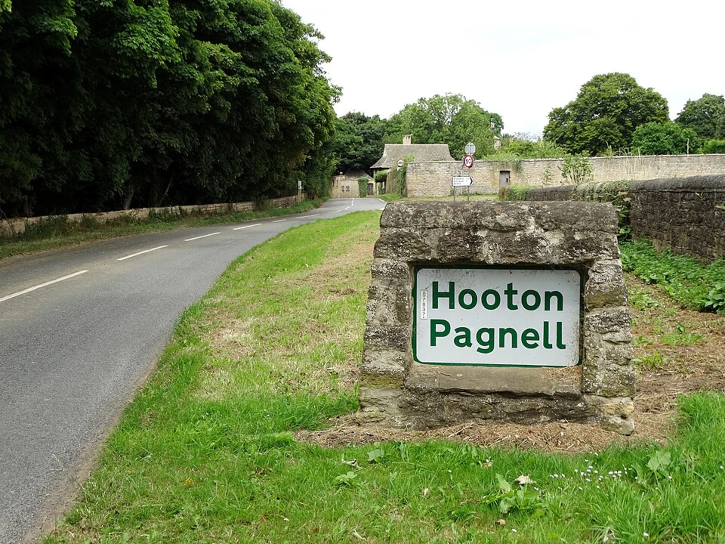 An image depicting the trail Hooton Pagnell Loop and its surrounding area.