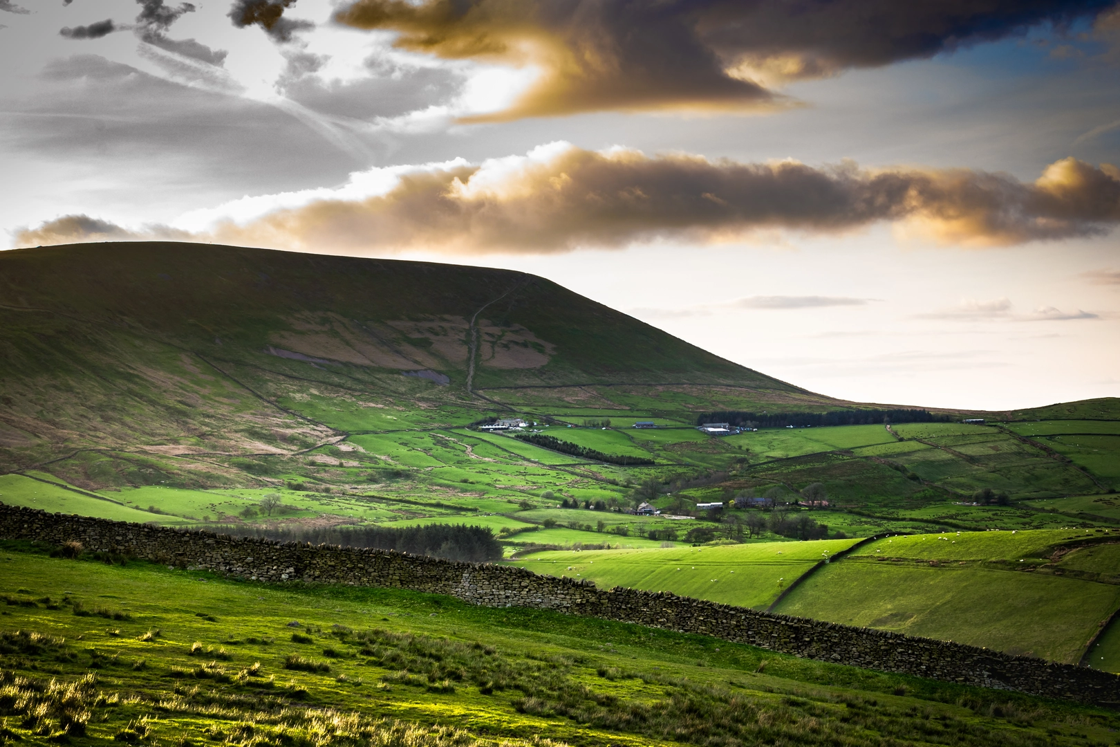 An image depicting the trail Pendle Hill and its surrounding area.