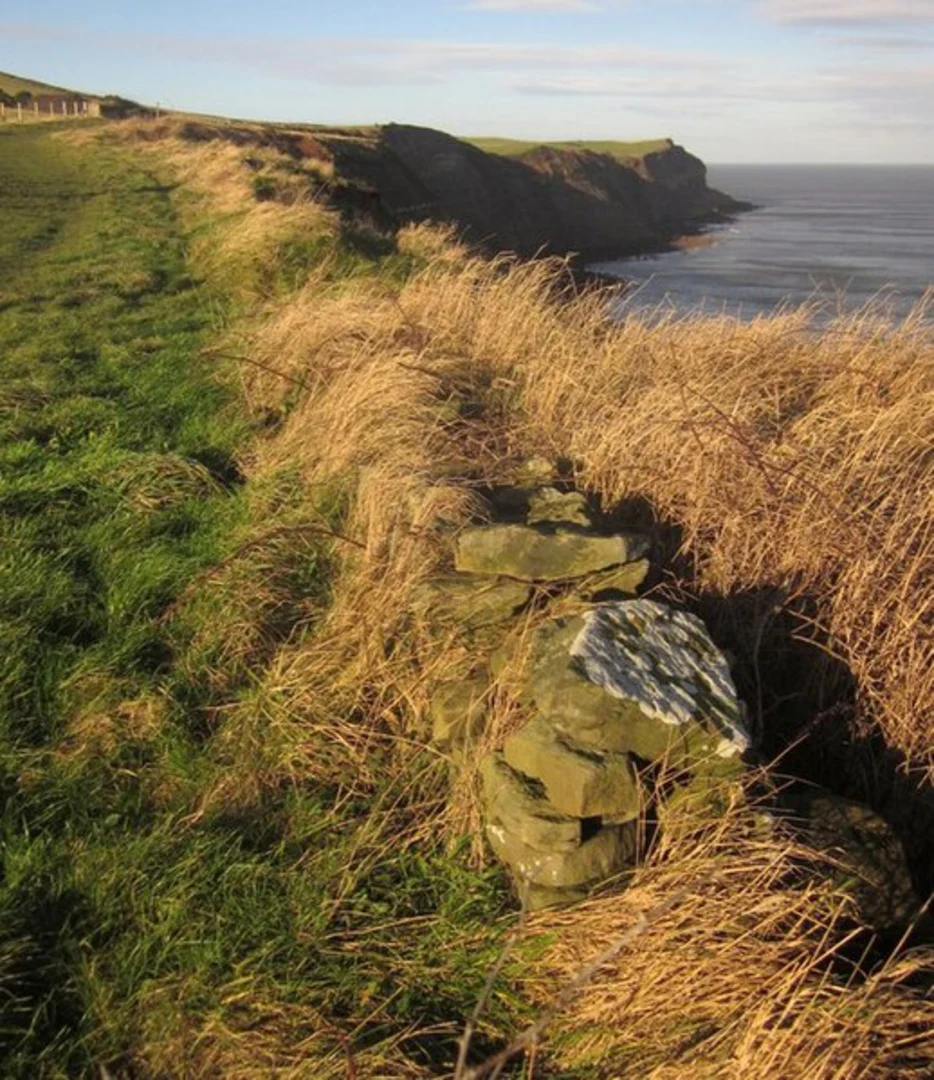 An image depicting the trail Glaisdale to Robin Hood's Bay Walk and its surrounding area.