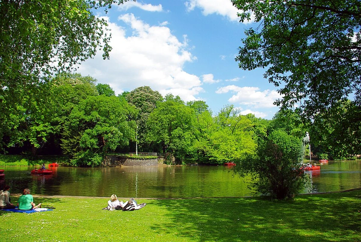 Volksgarten, In den Garten and Südpark Loop