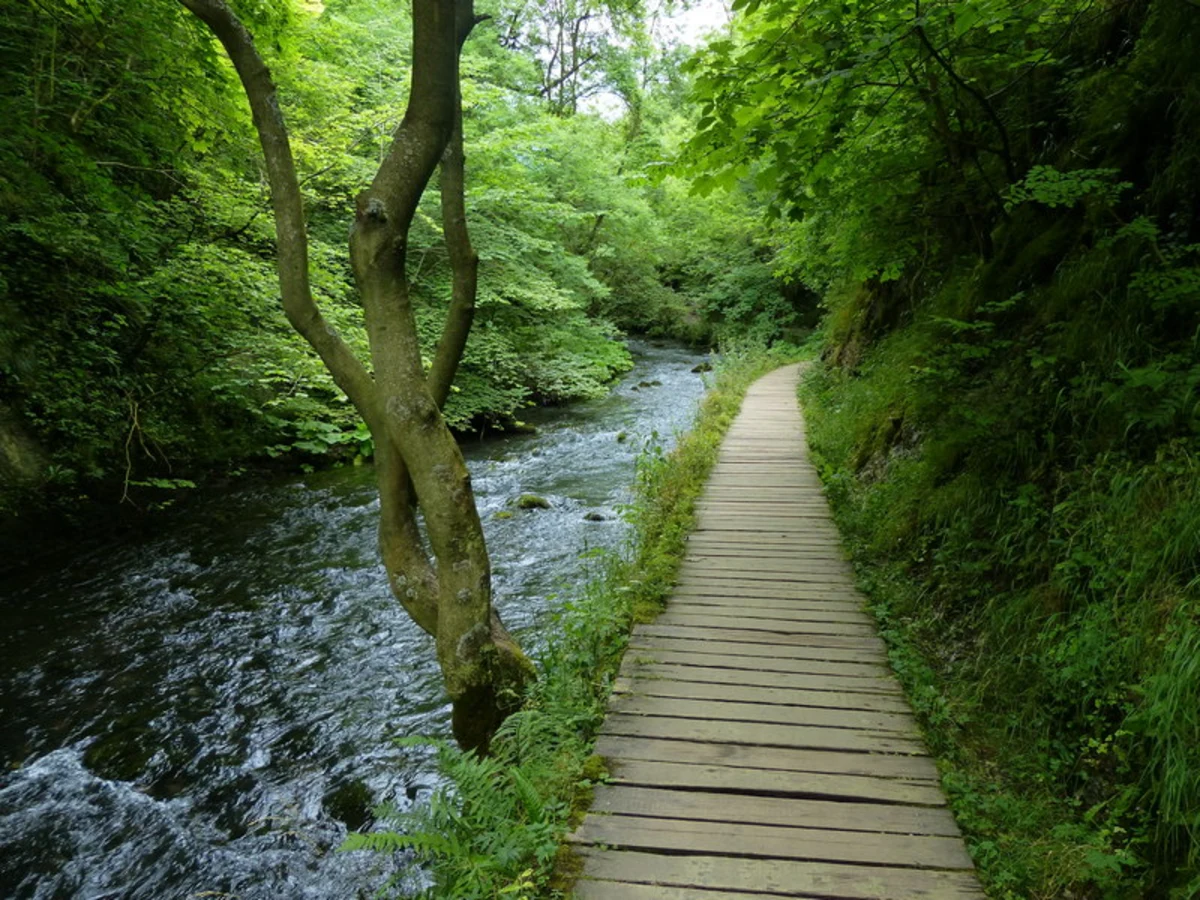 Edlaston to Bakewell Walk