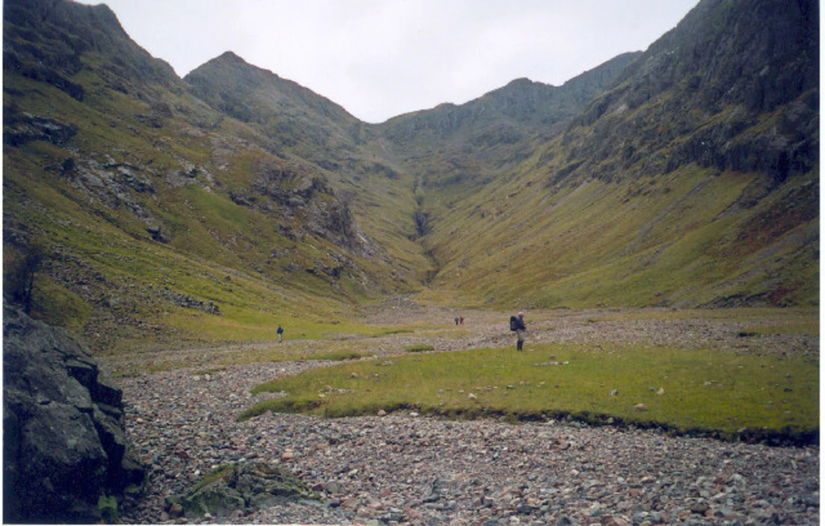 An image depicting the trail Dorsal Arete - Stob Coire Nan Lochan via Aonach Eagach and its surrounding area.