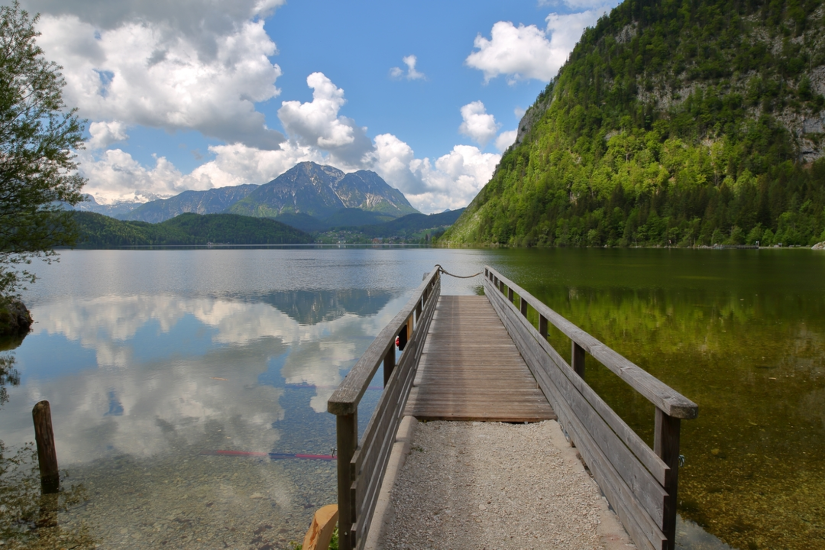 An image depicting the trail Around the Plattenkogel and its surrounding area.