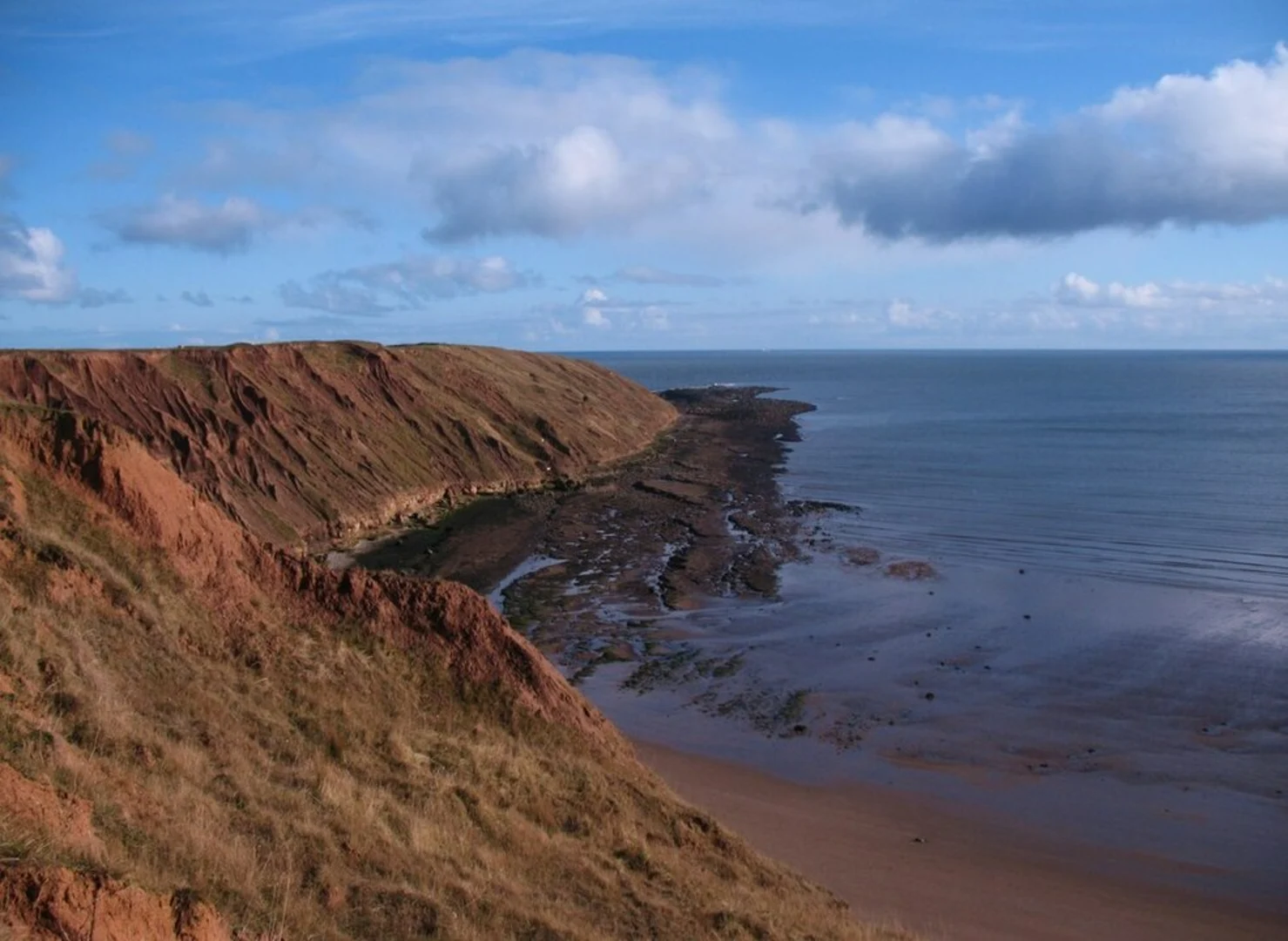 An image depicting the trail Filey Brigg Country Park Loop and its surrounding area.