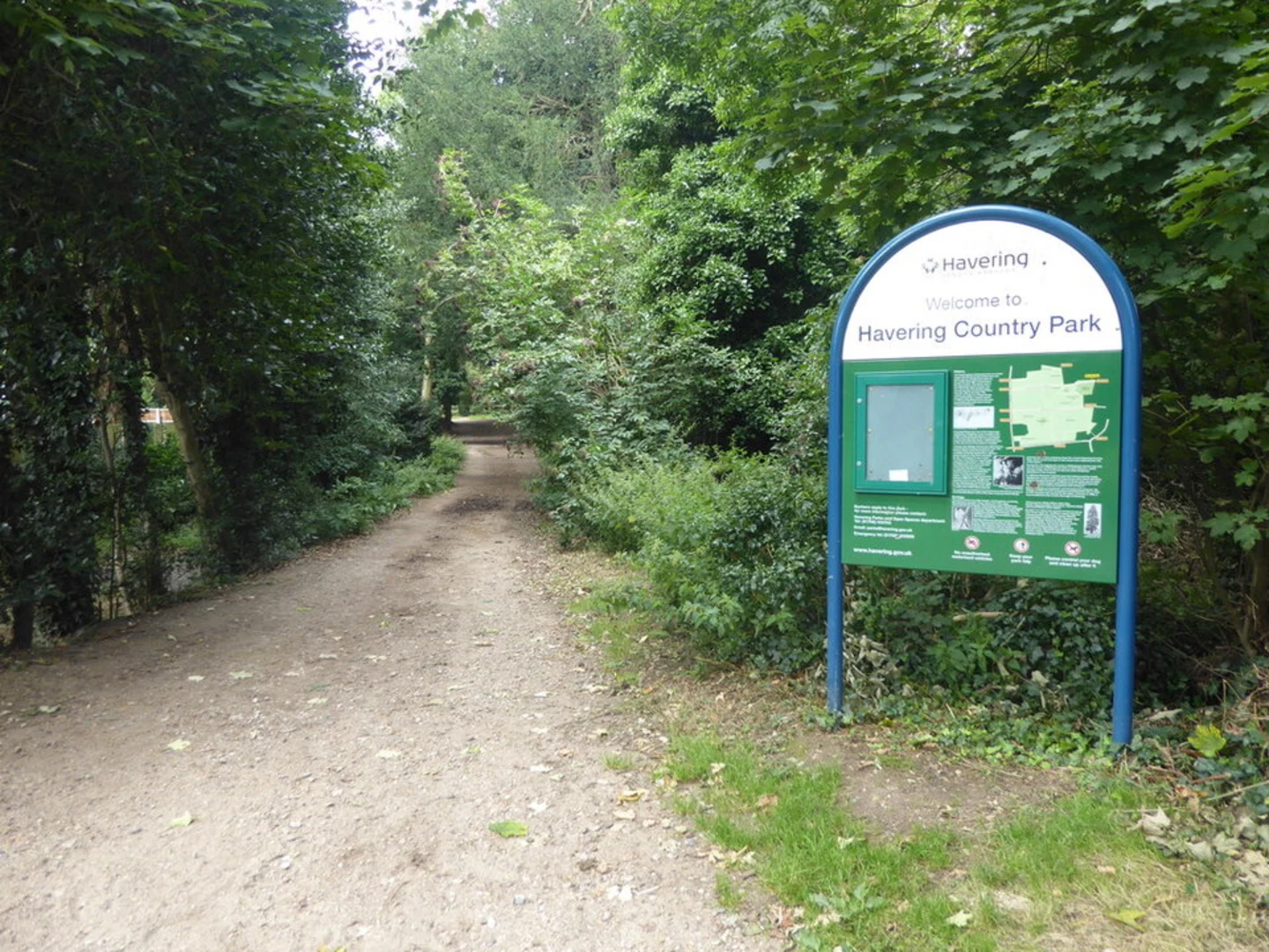 An image depicting the trail Havering Country Park and its surrounding area.