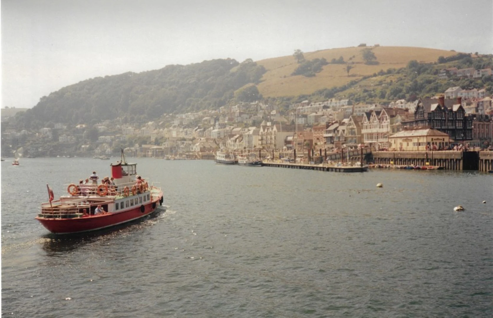 An image depicting the trail Brixham to Dartmouth Walk and its surrounding area.