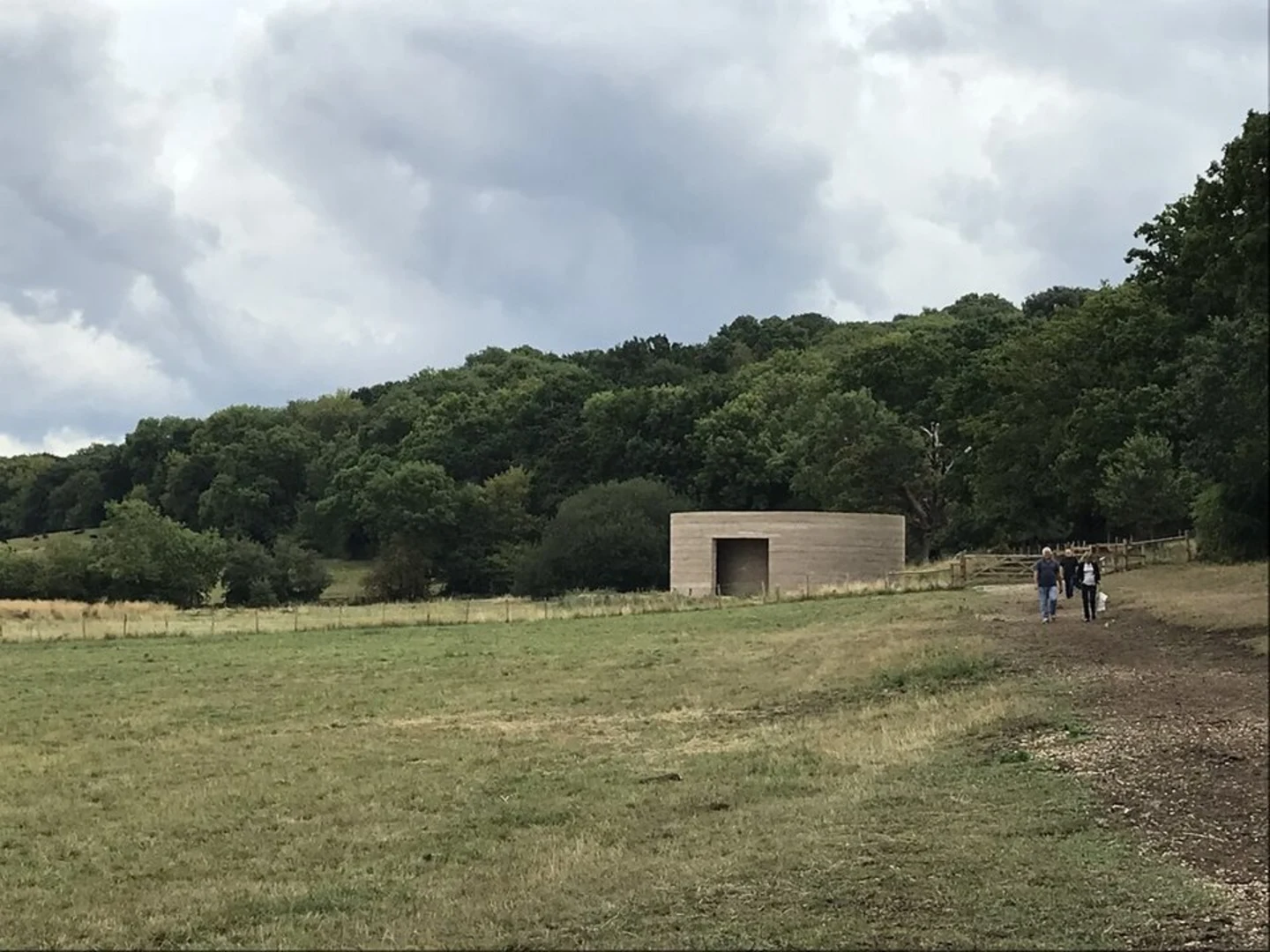 An image depicting the trail Runnymede Walk and its surrounding area.